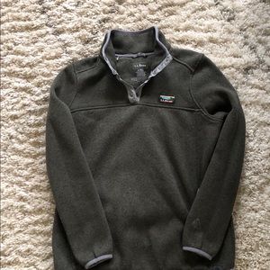 Women’s size small LL Bean pullover